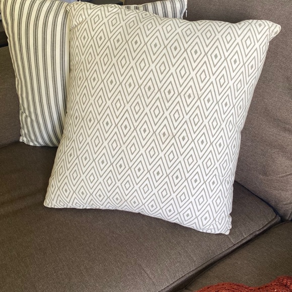 🌵SOLD🌵Set of 2 accent pillowcases - Picture 2 of 4